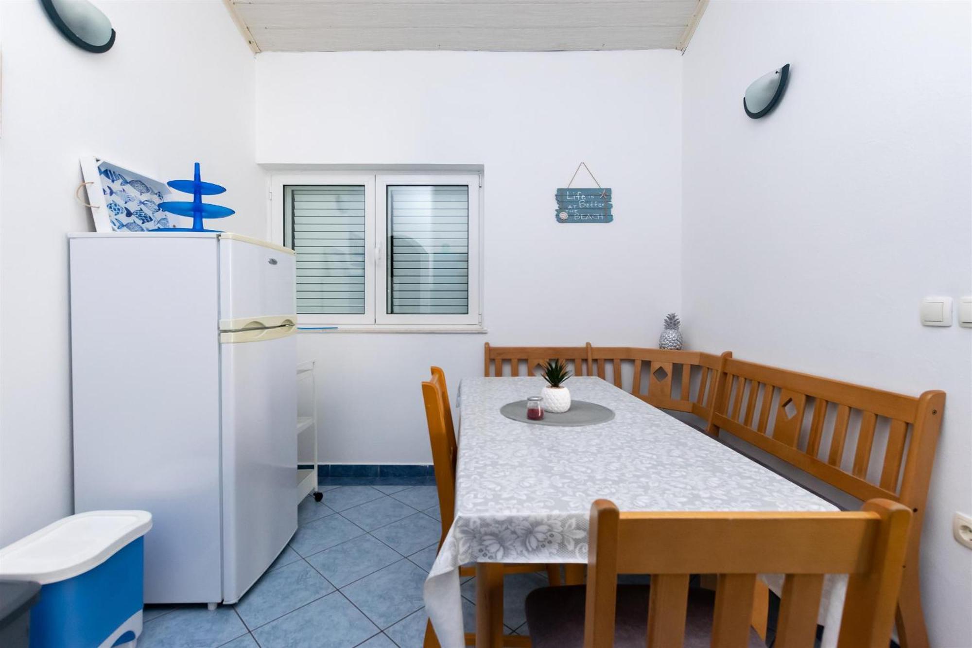 Apartments Miranda Лопар Екстер'єр фото