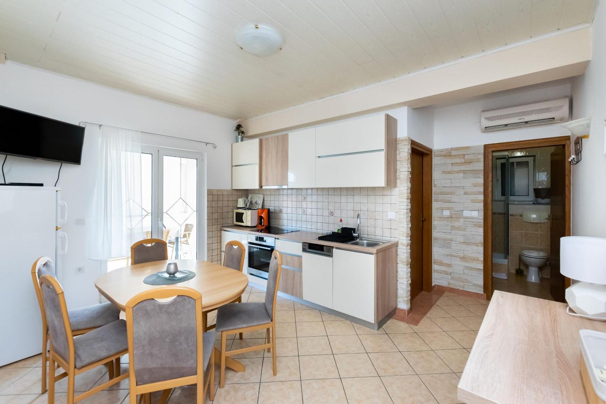Apartments Miranda Лопар Екстер'єр фото